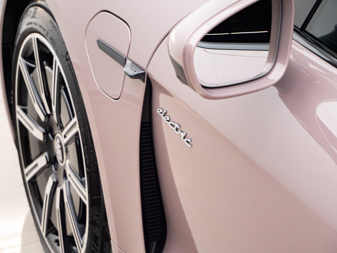 Porsche Taycan 2023