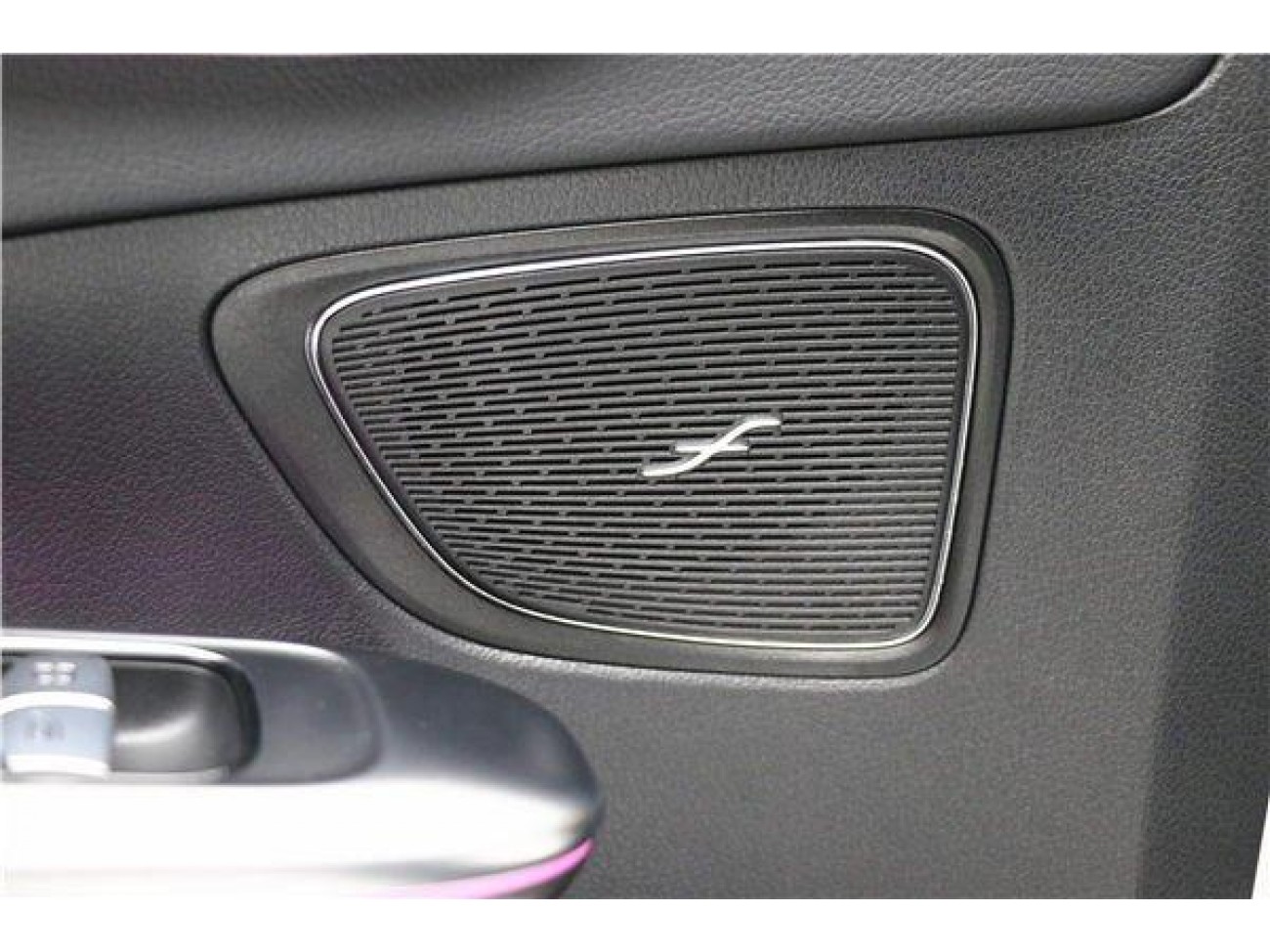 Mercedes-Benz C 350 e 2024