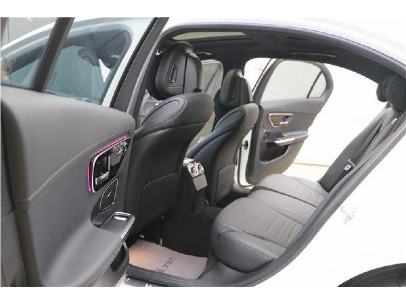 Mercedes-Benz C 350 e 2024