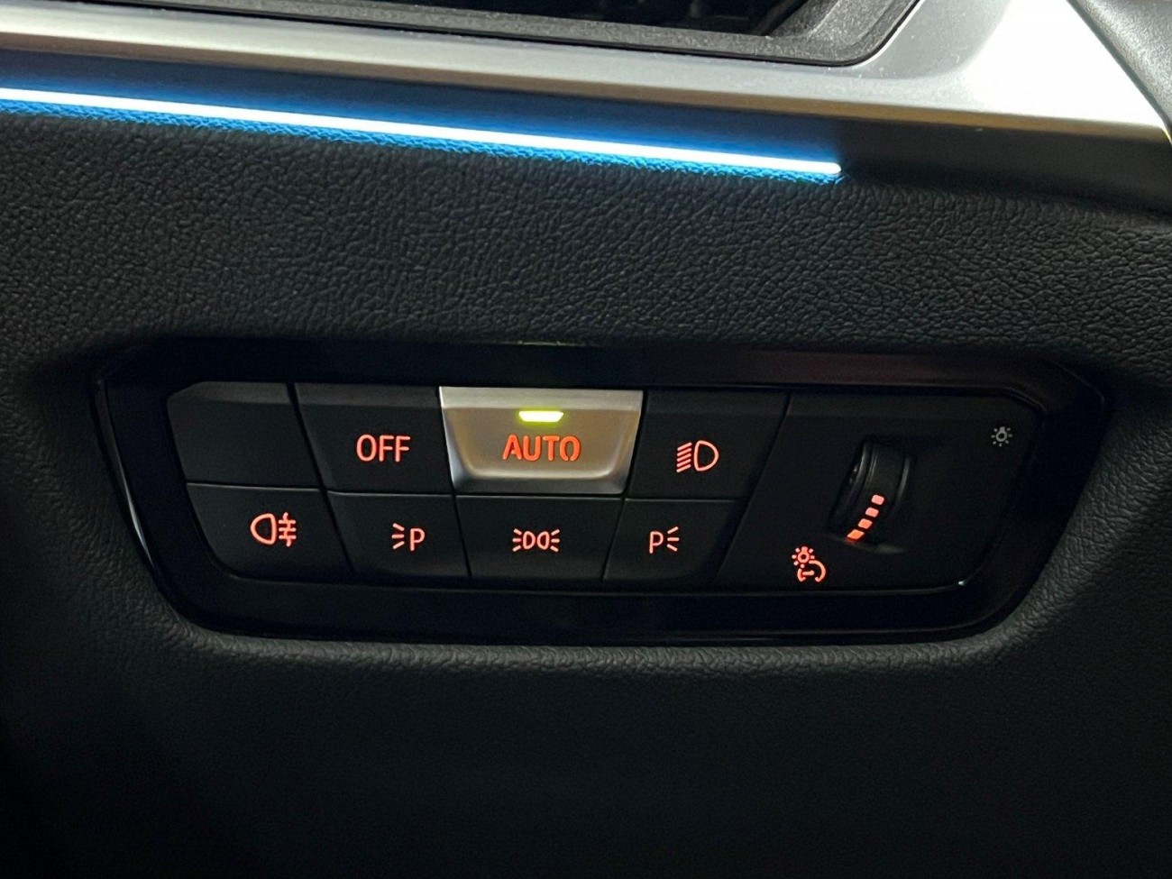 BMW 325Li 2023