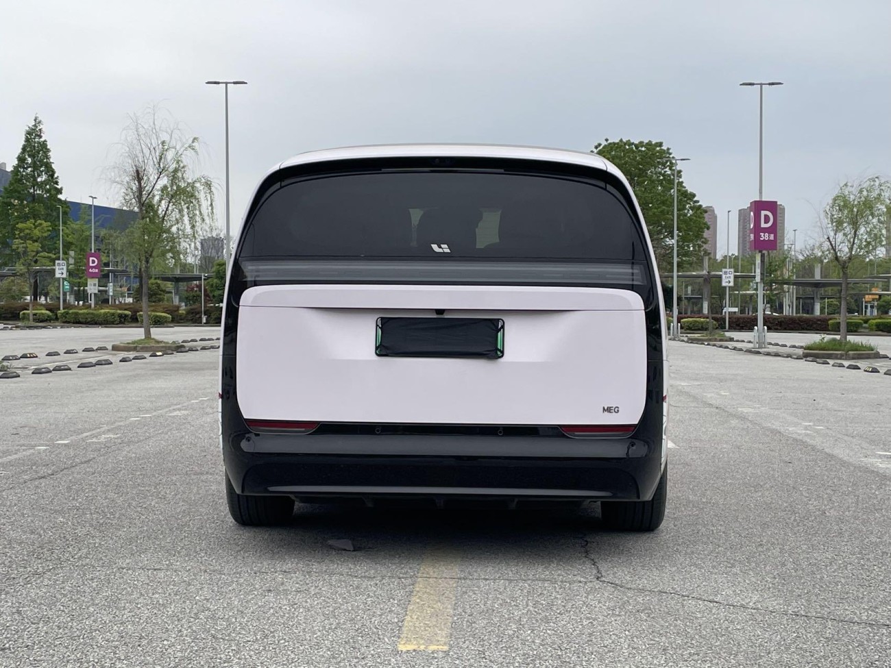 Li Auto MEGA 2025