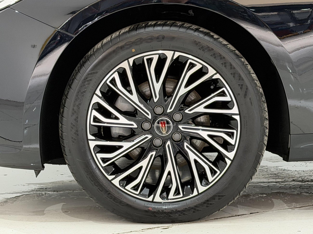 Hongqi H5 2025