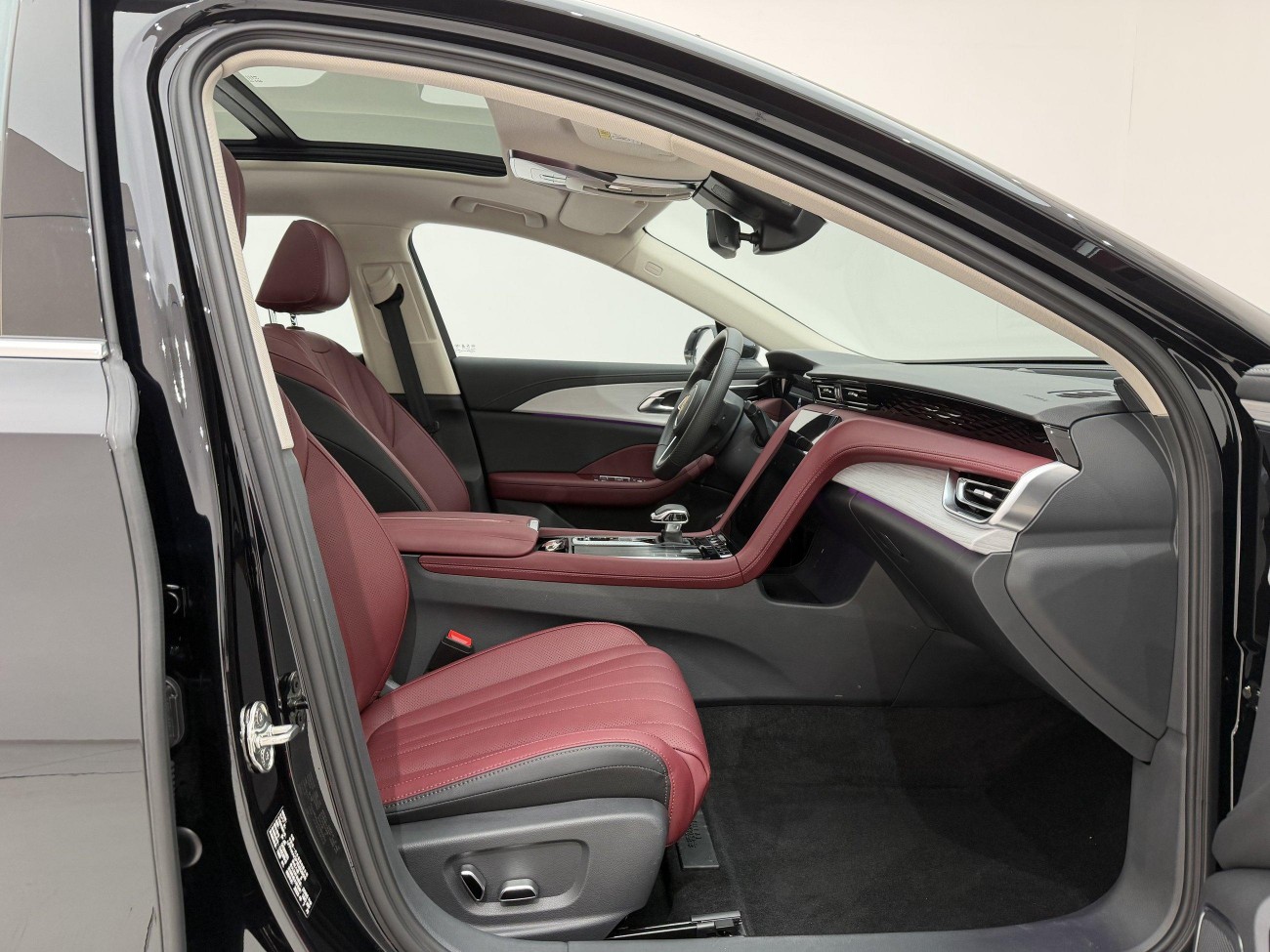 Hongqi H5 2025