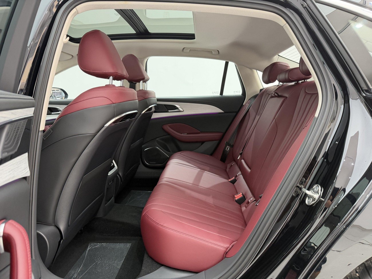 Hongqi H5 2025