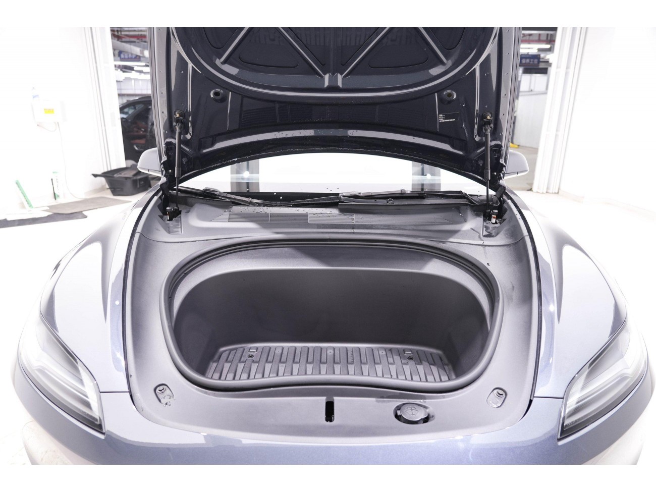 Tesla Model 3 2024