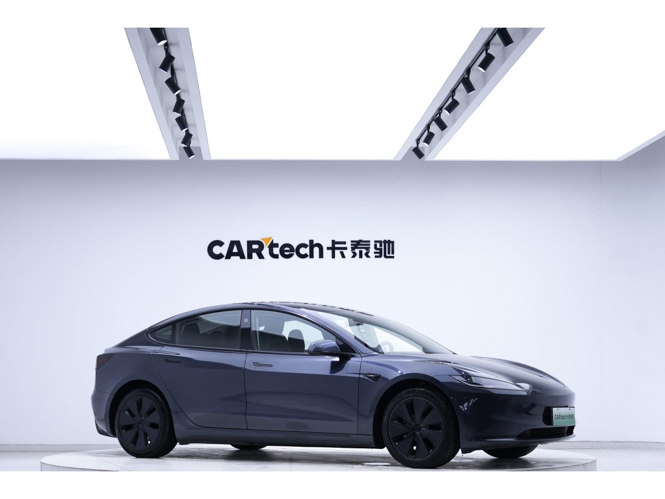 Tesla Model 3 2024