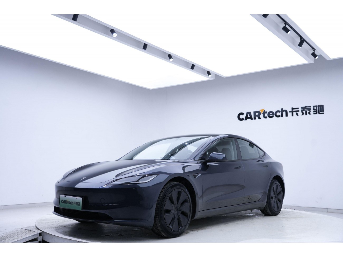 Tesla Model 3 2024