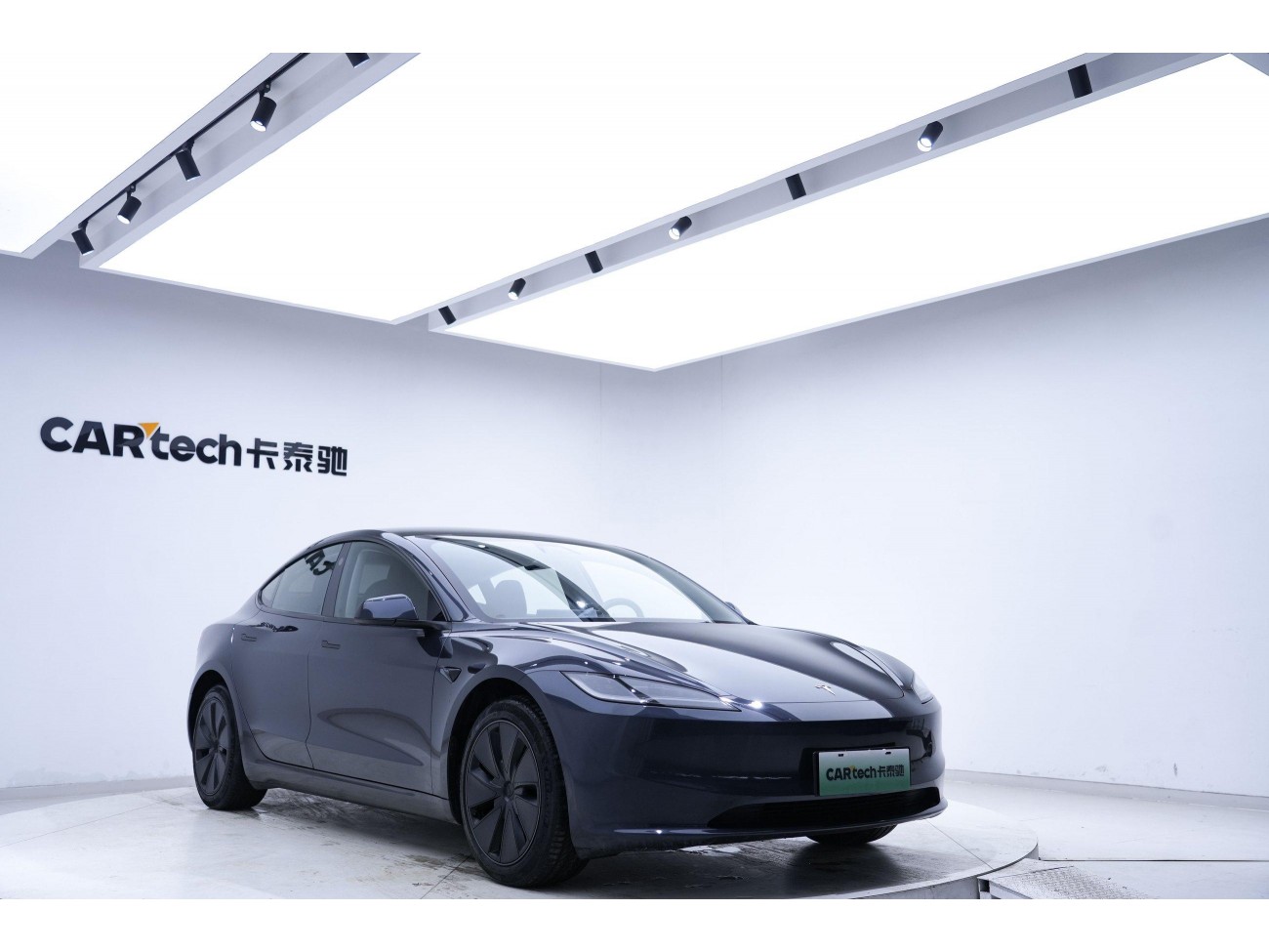 Tesla Model 3 2024