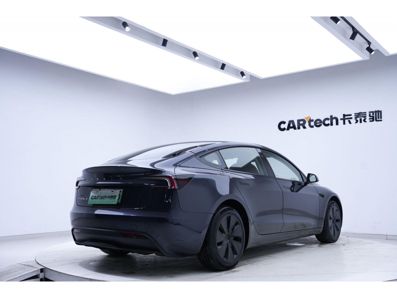 Tesla Model 3 2024