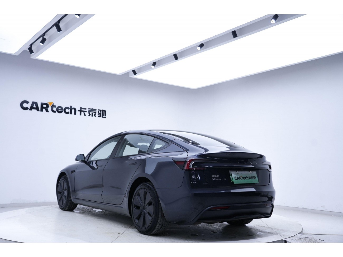 Tesla Model 3 2024