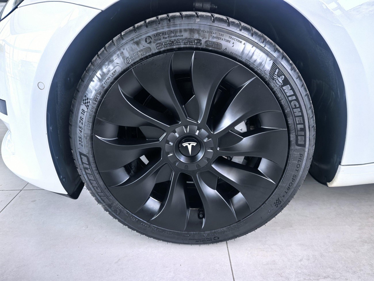 Tesla Model 3 2020