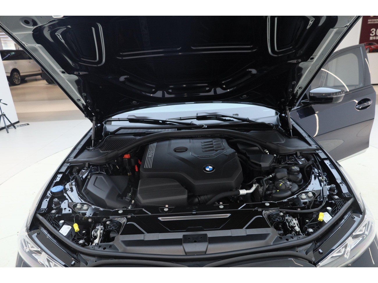 BMW 330Li 2025
