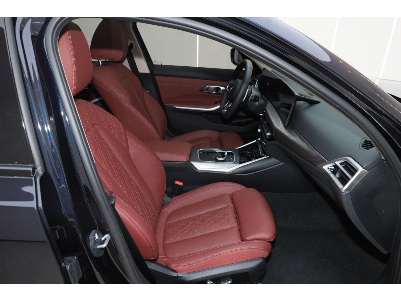 BMW 330Li 2025