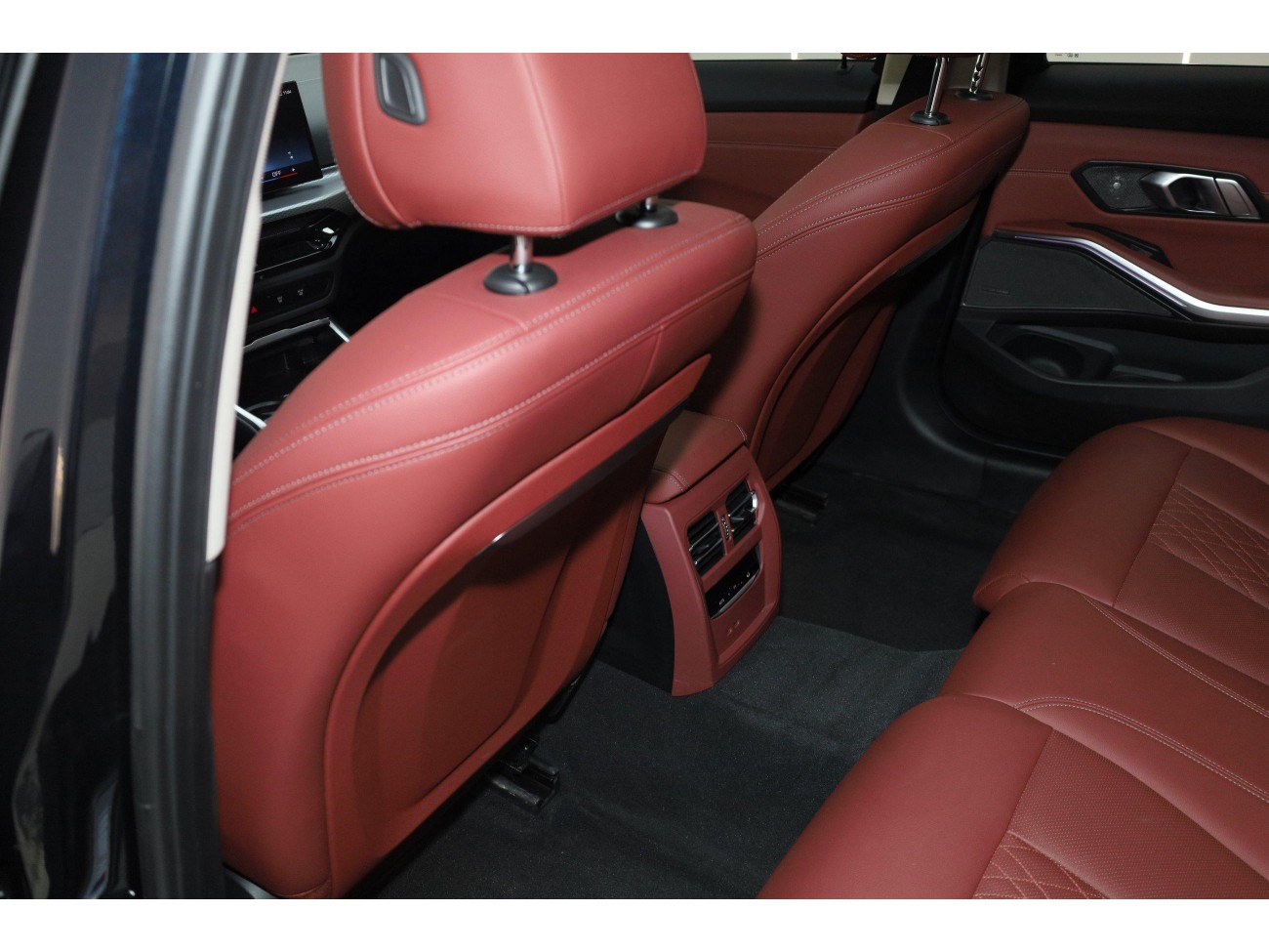 BMW 330Li 2025