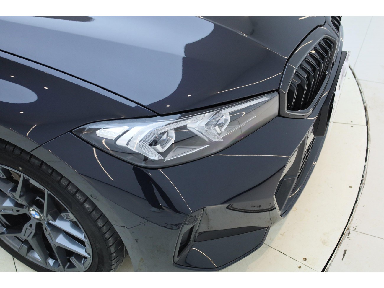 BMW 330Li 2025