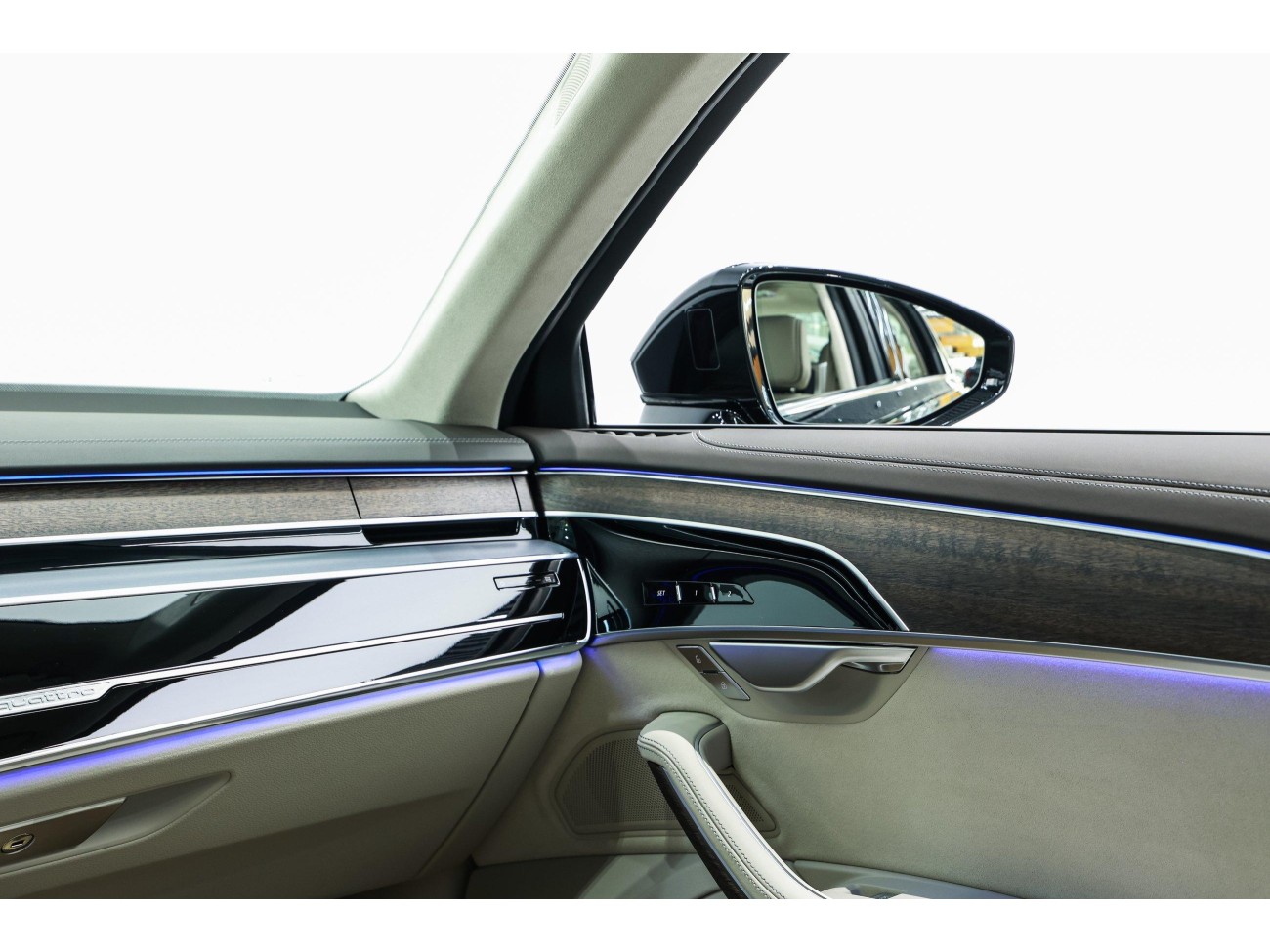 Audi A8L 55 TFSI 2022