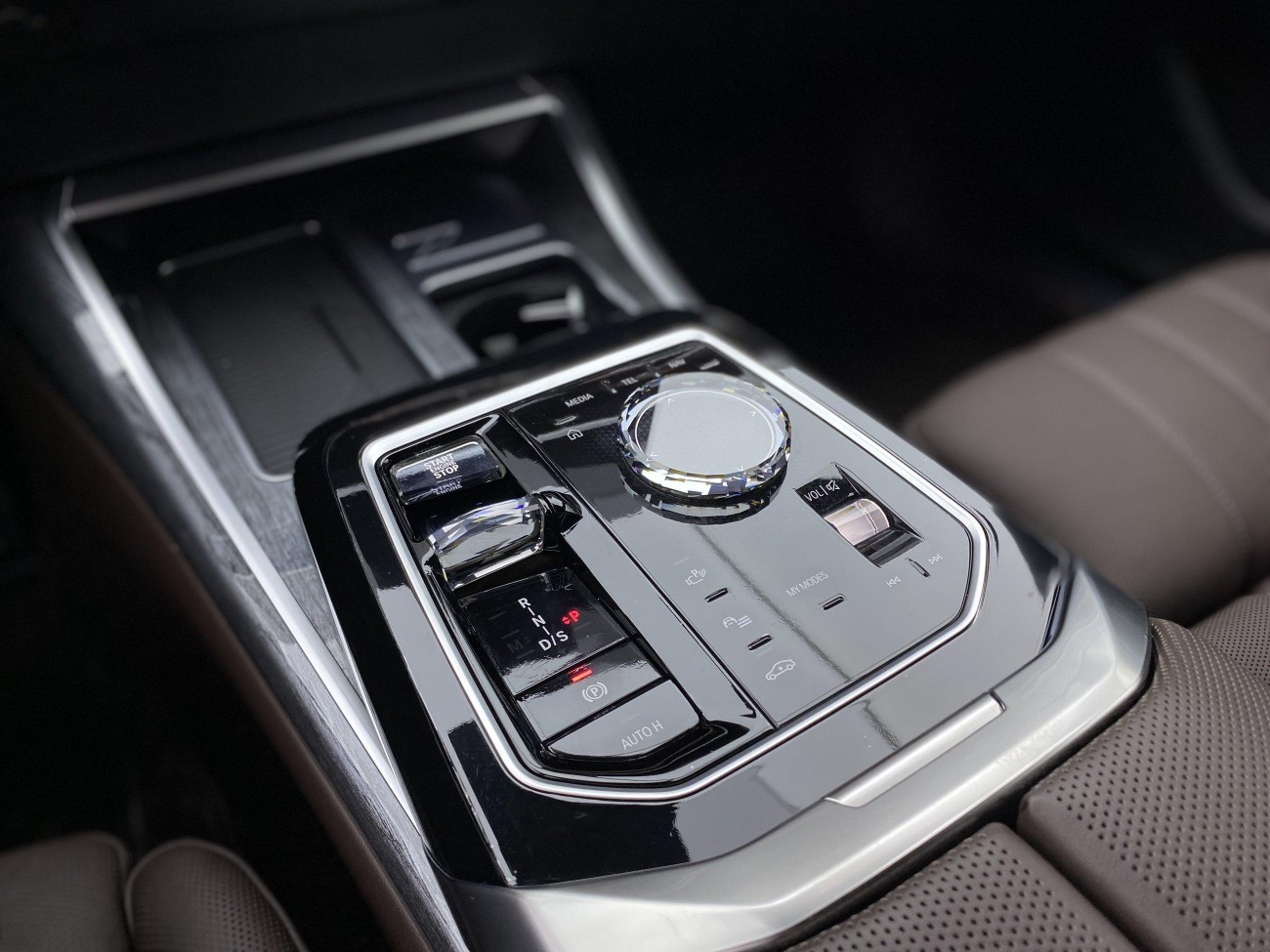 BMW 740Li 2024