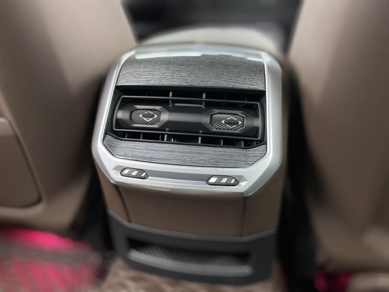 BMW 740Li 2024