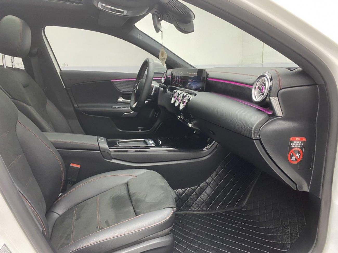 Mercedes-Benz A 200 L 2025
