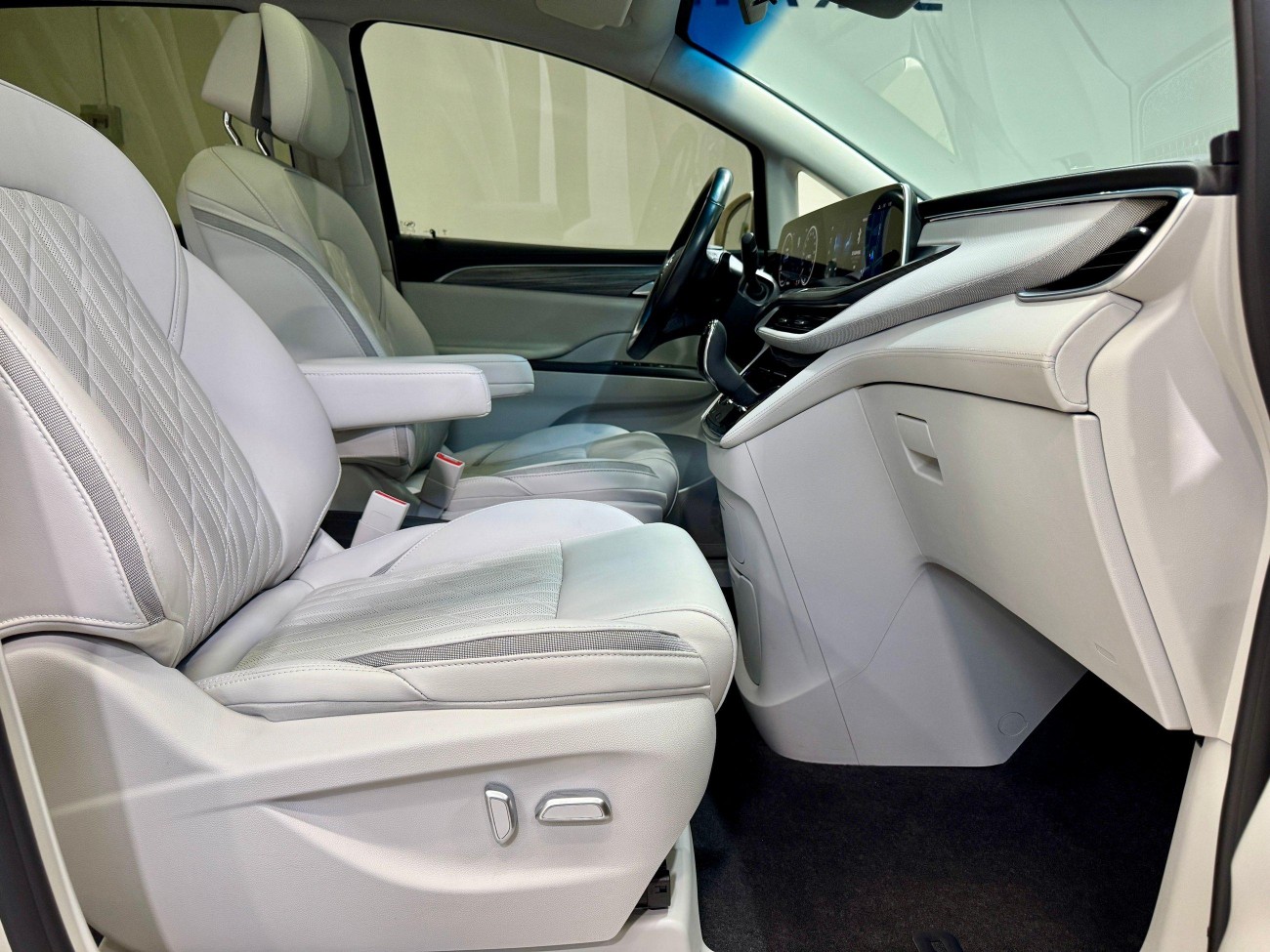 Buick GL8 2023
