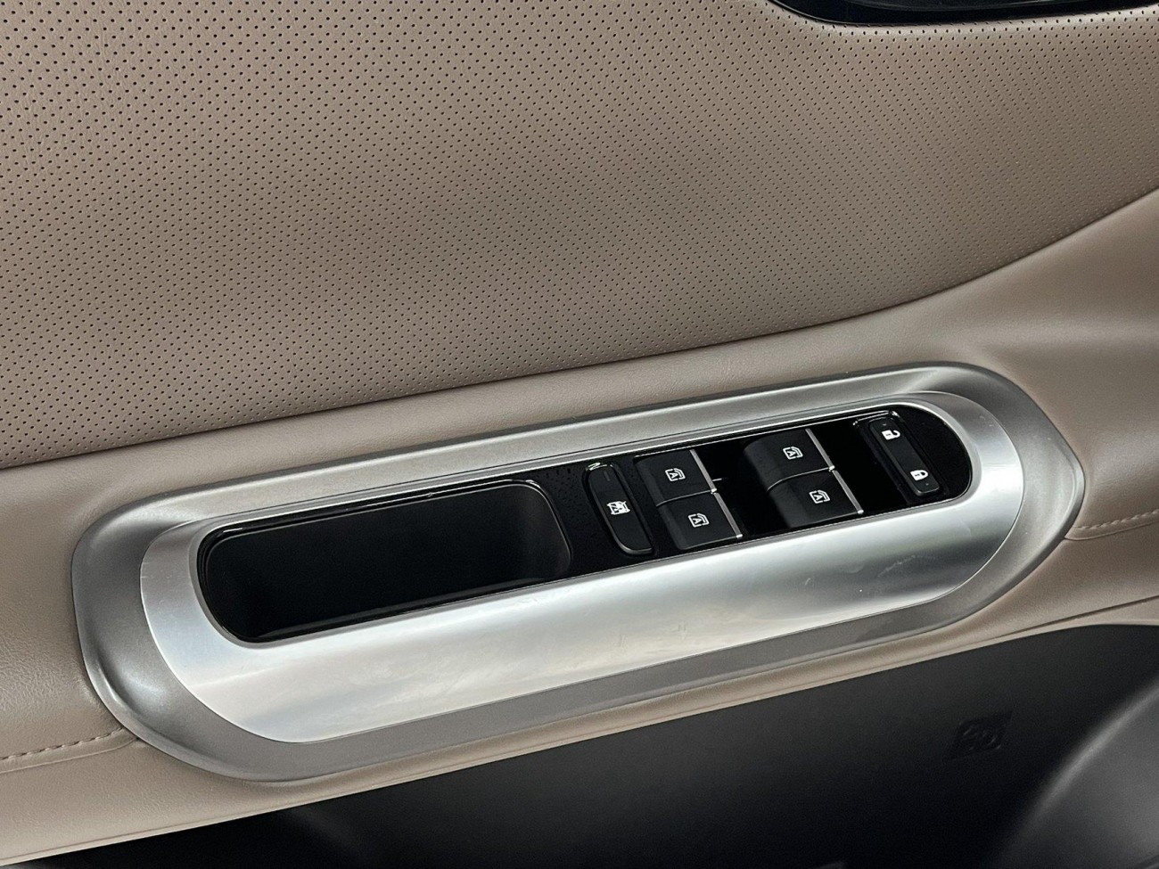 Trumpchi E8 2024