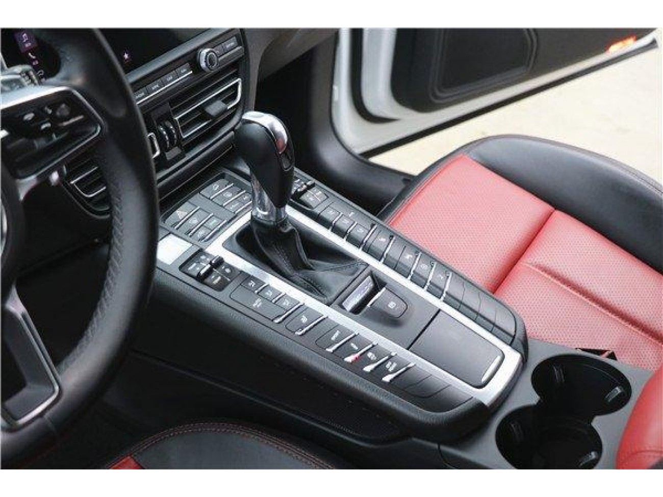 Porsche Macan 2021