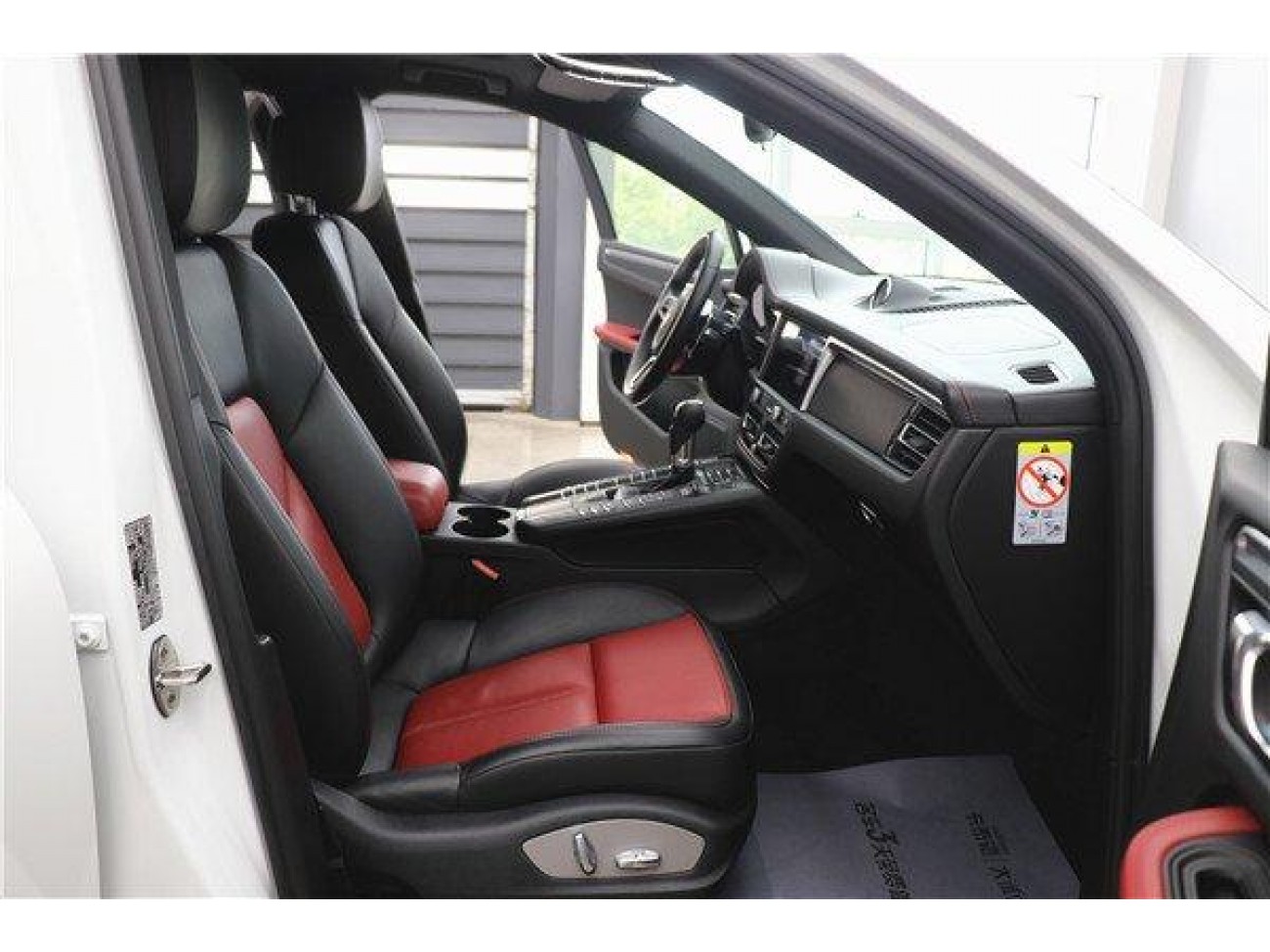 Porsche Macan 2021