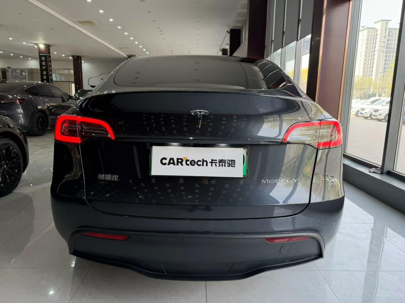 Tesla Model Y 2024