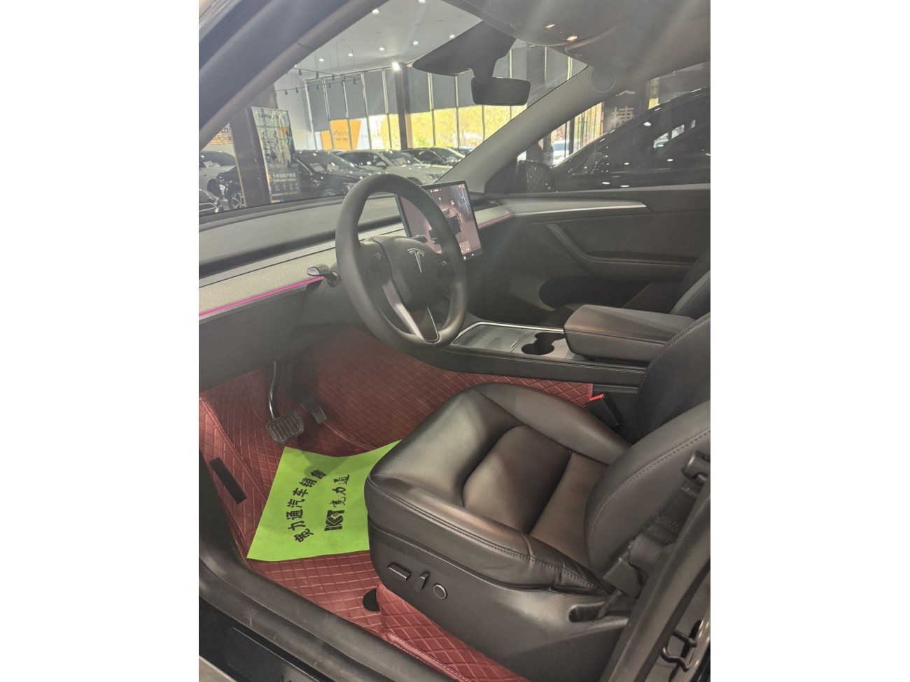 Tesla Model Y 2024