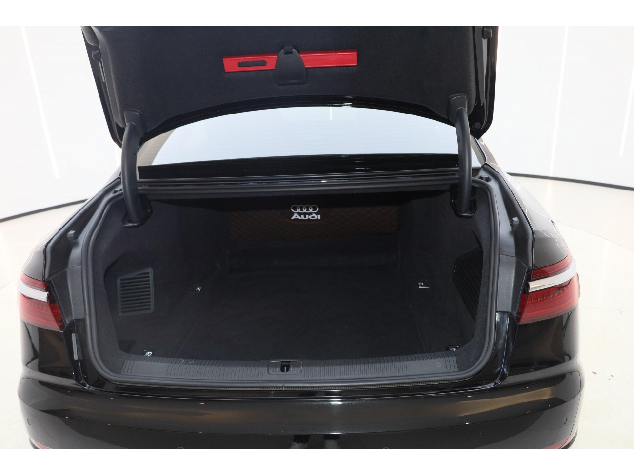 Audi A8L 50 TFSI 2021