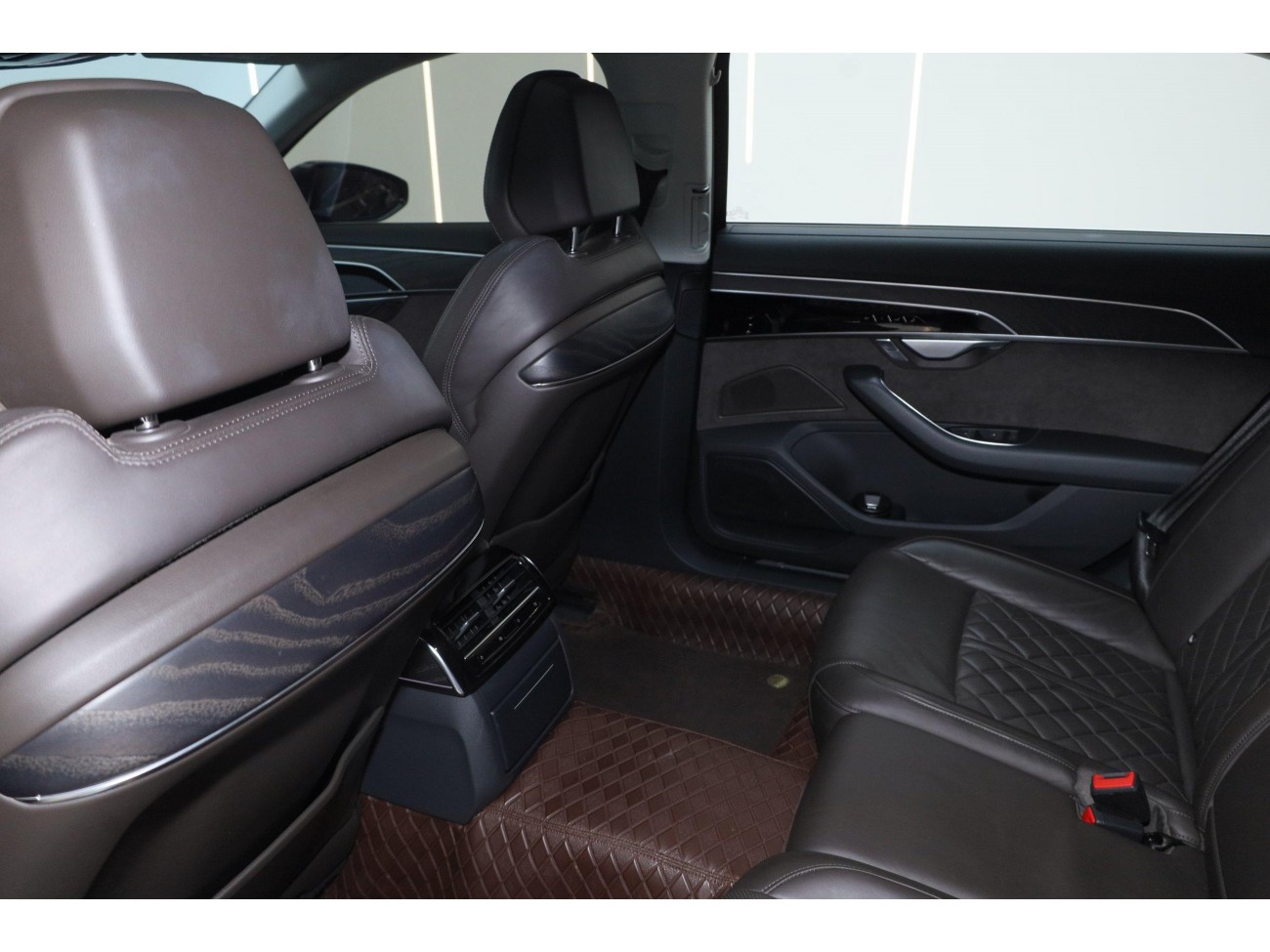 Audi A8L 50 TFSI 2021