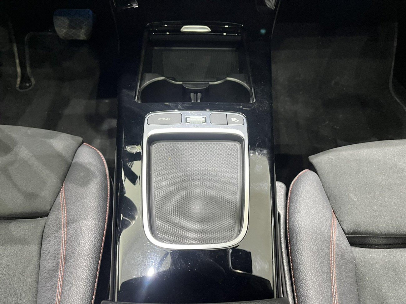 Mercedes-Benz A 200 L 2025