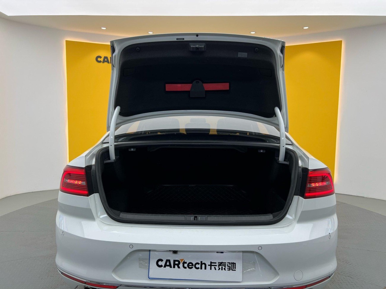 Volkswagen Magotan 2016