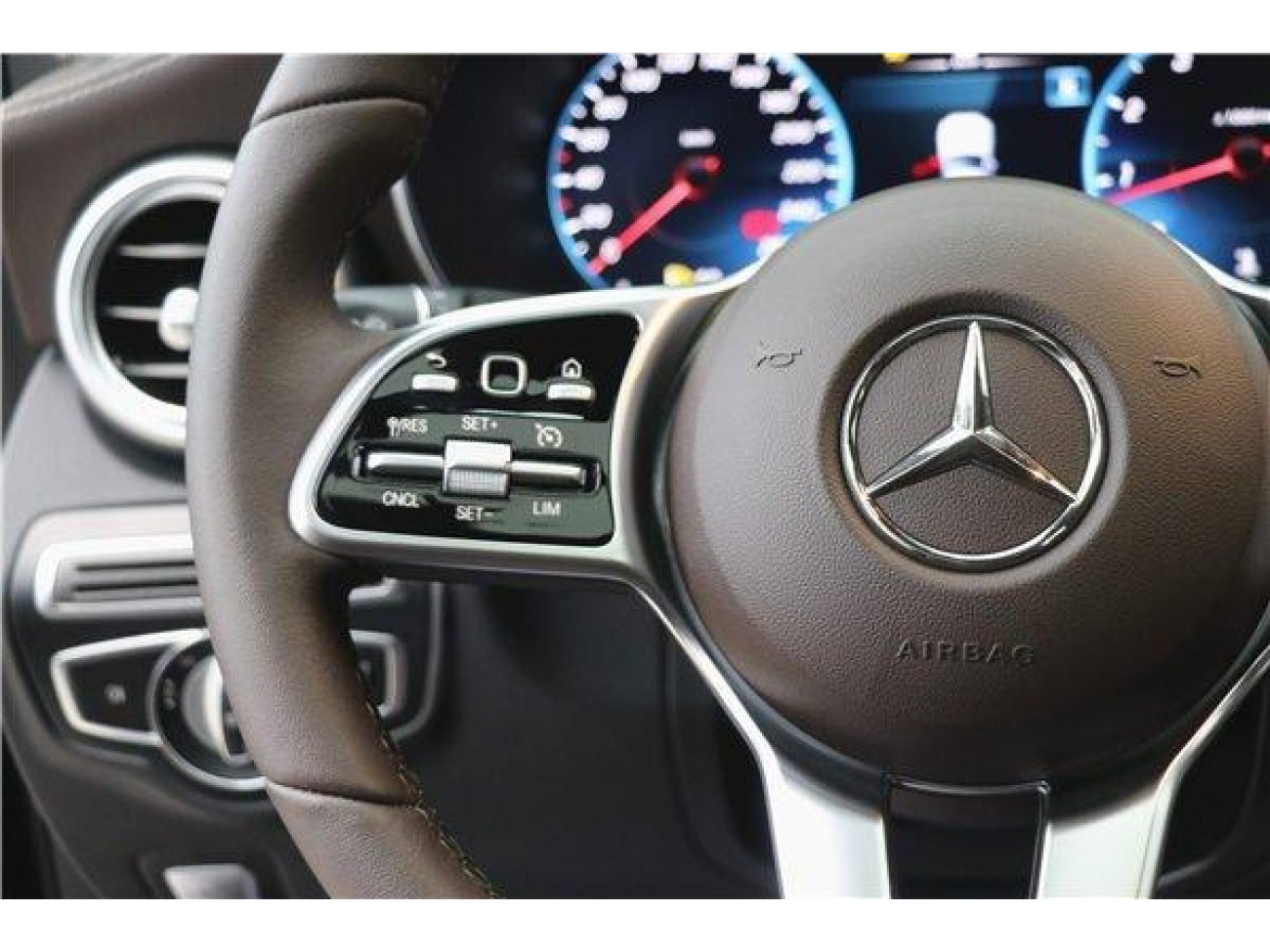 Mercedes-Benz GLC 260 L 2021