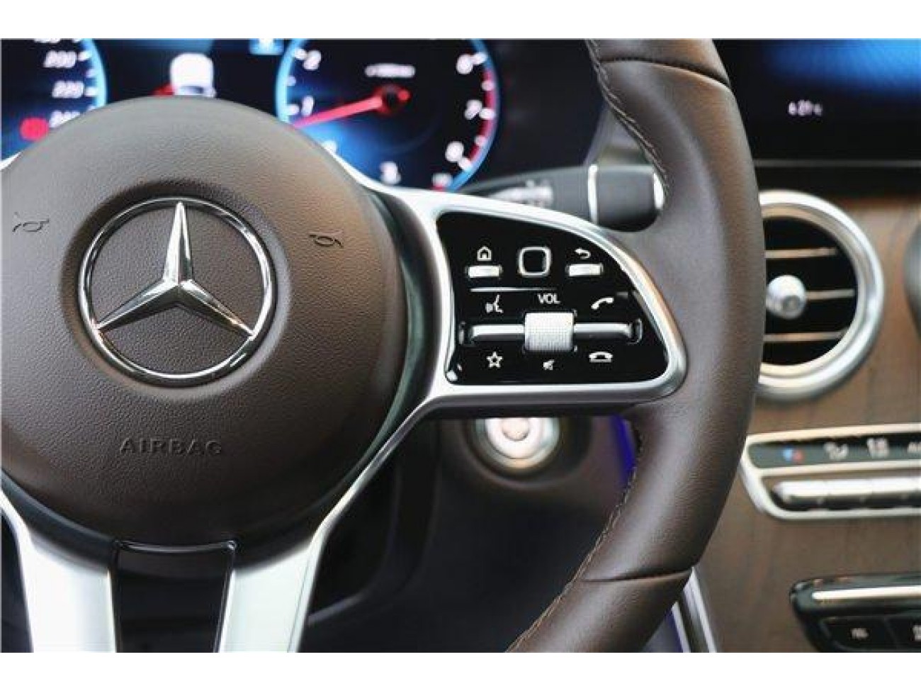 Mercedes-Benz GLC 260 L 2021
