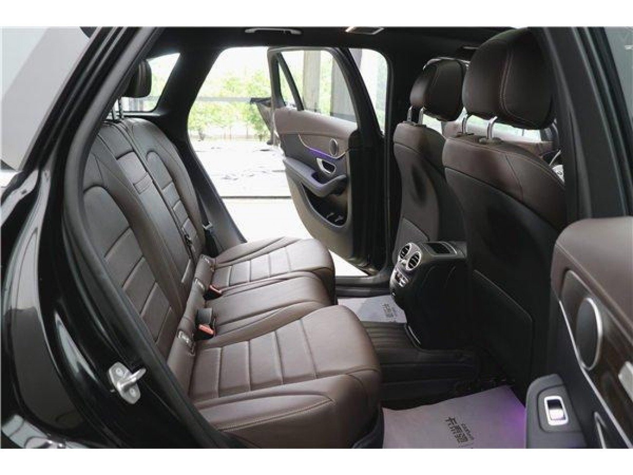 Mercedes-Benz GLC 260 L 2021