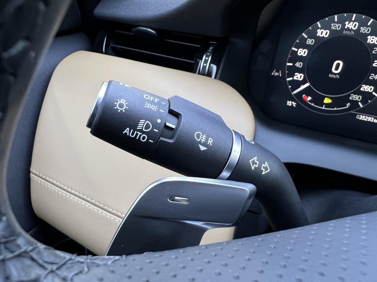 Land Rover Discovery Sport 2024