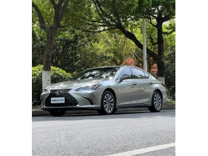 Lexus ES 200 2024