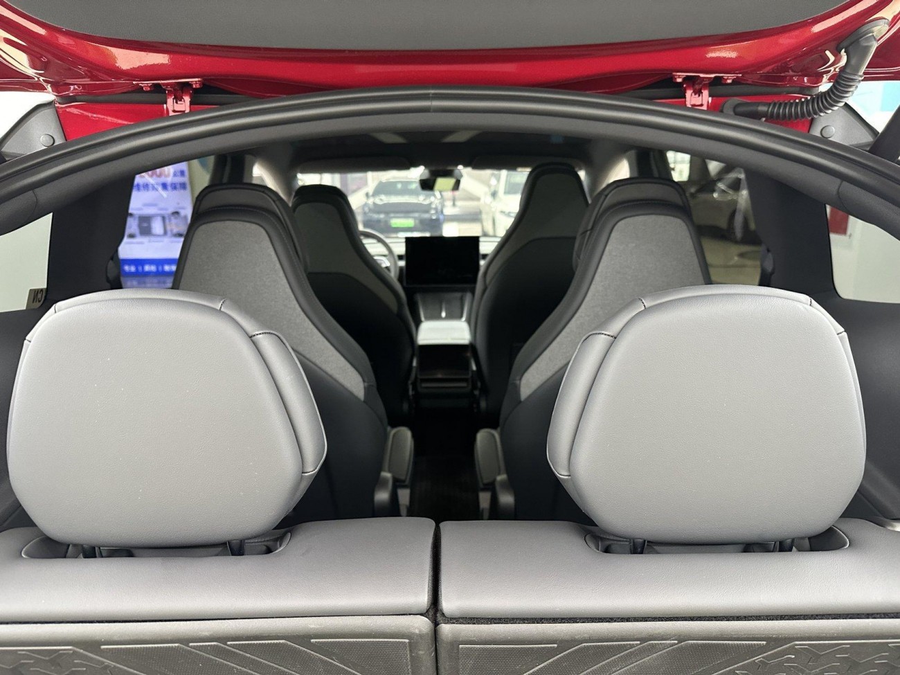 Tesla Model Y 2025