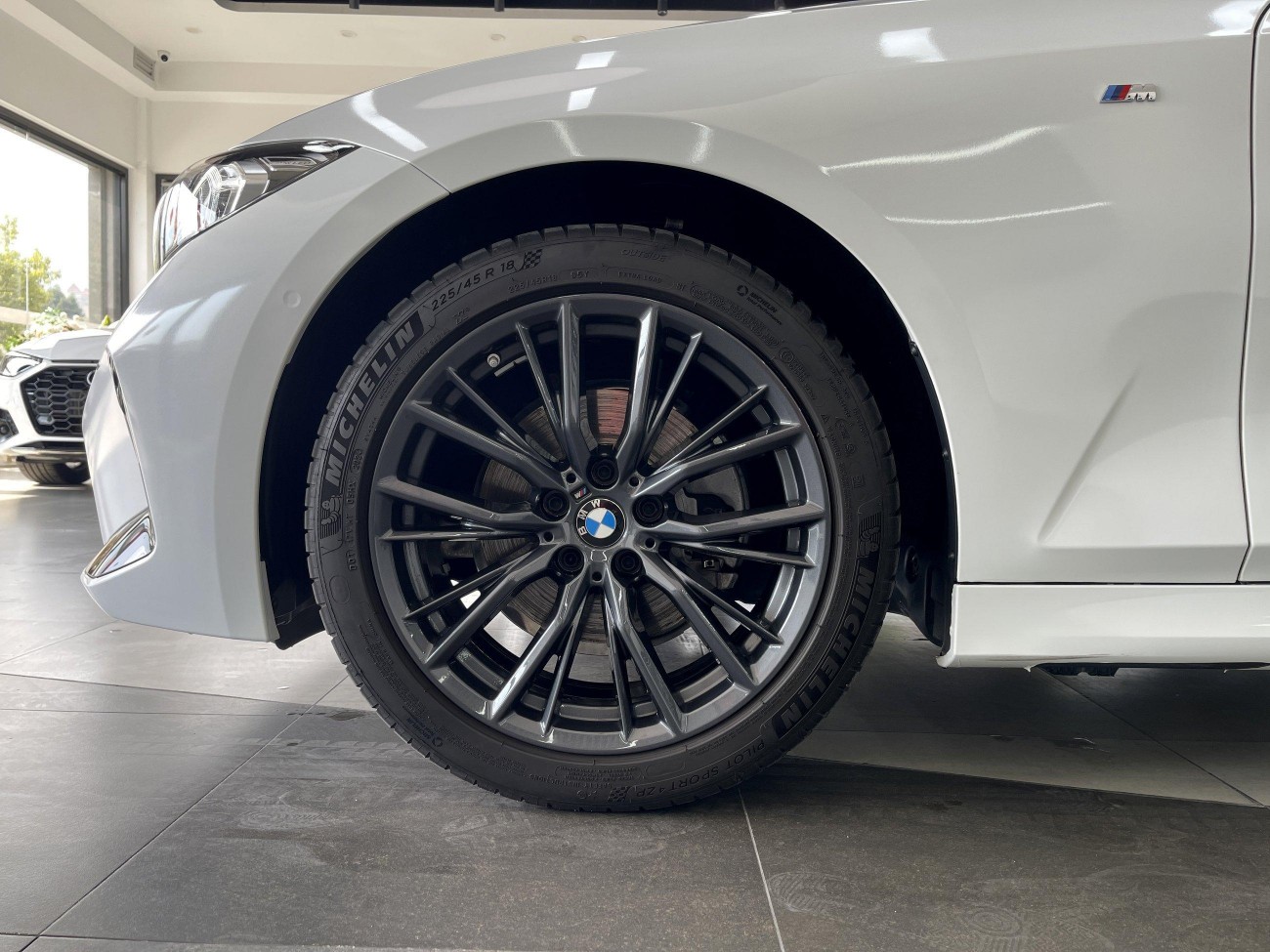 BMW 325Li 2024