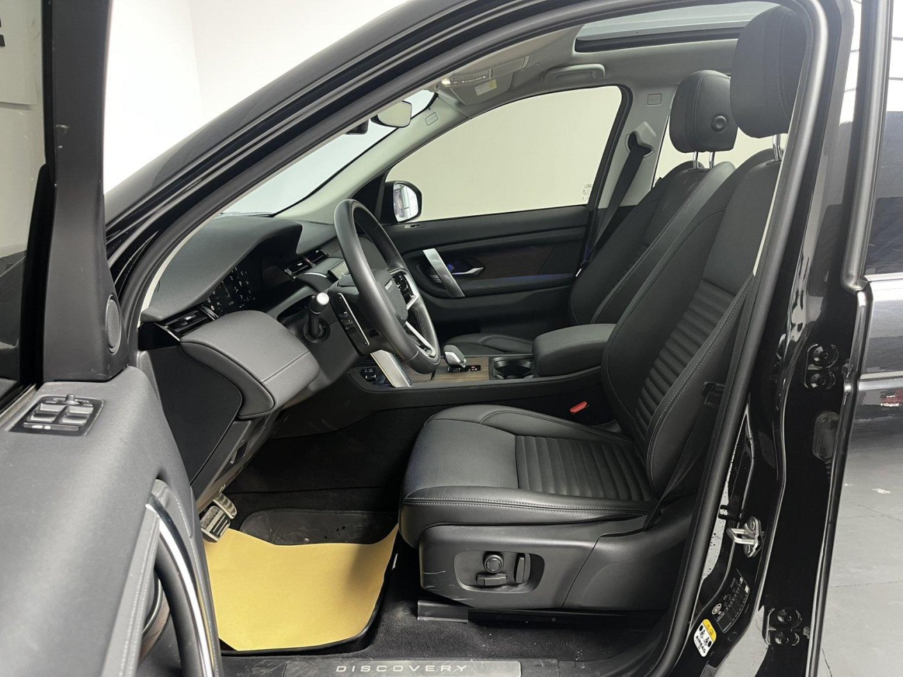 Land Rover Discovery Sport 2024