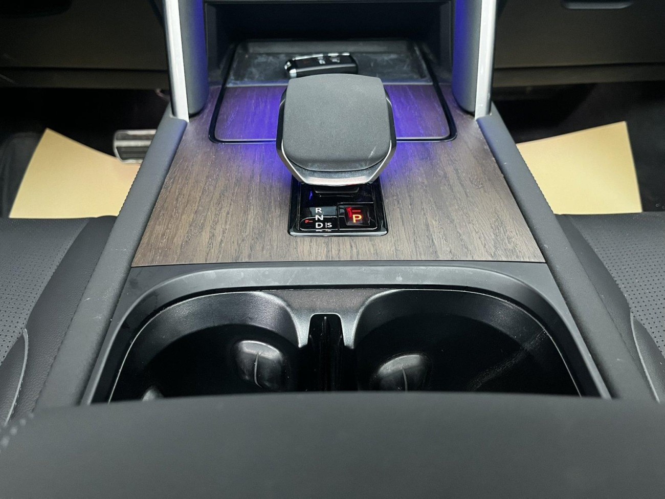 Land Rover Discovery Sport 2024