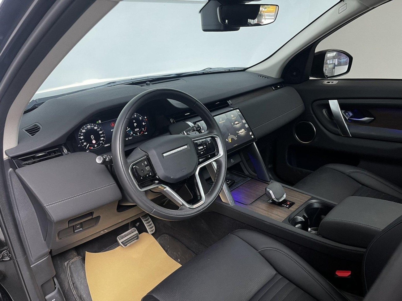 Land Rover Discovery Sport 2024
