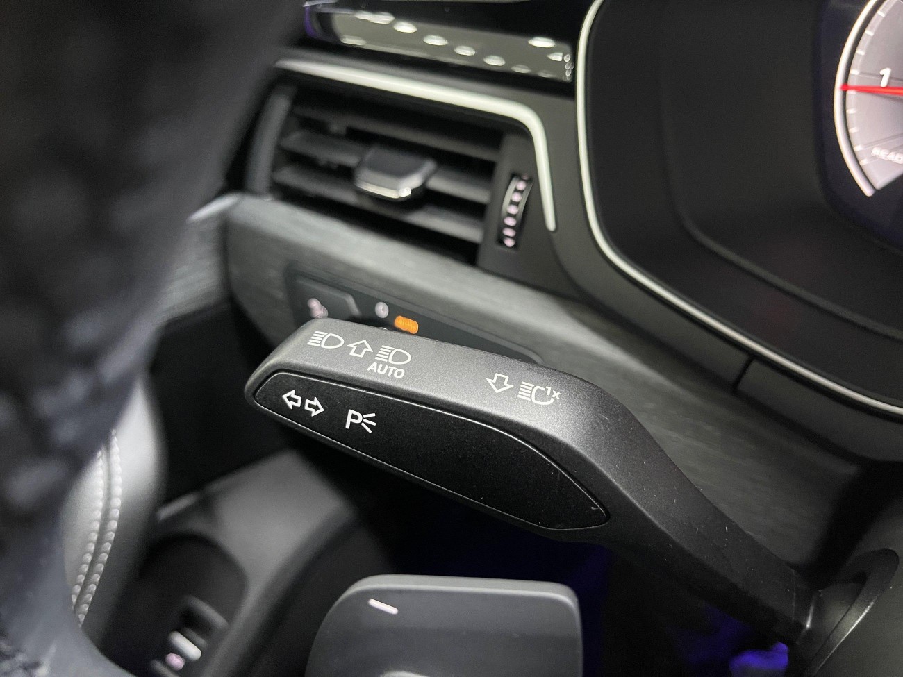 Audi A4L 40 TFSI 2023