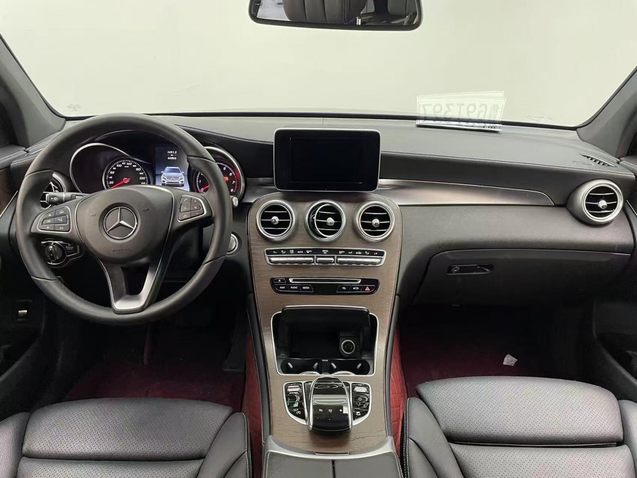 Mercedes-Benz GLC 300 4MATIC 2018