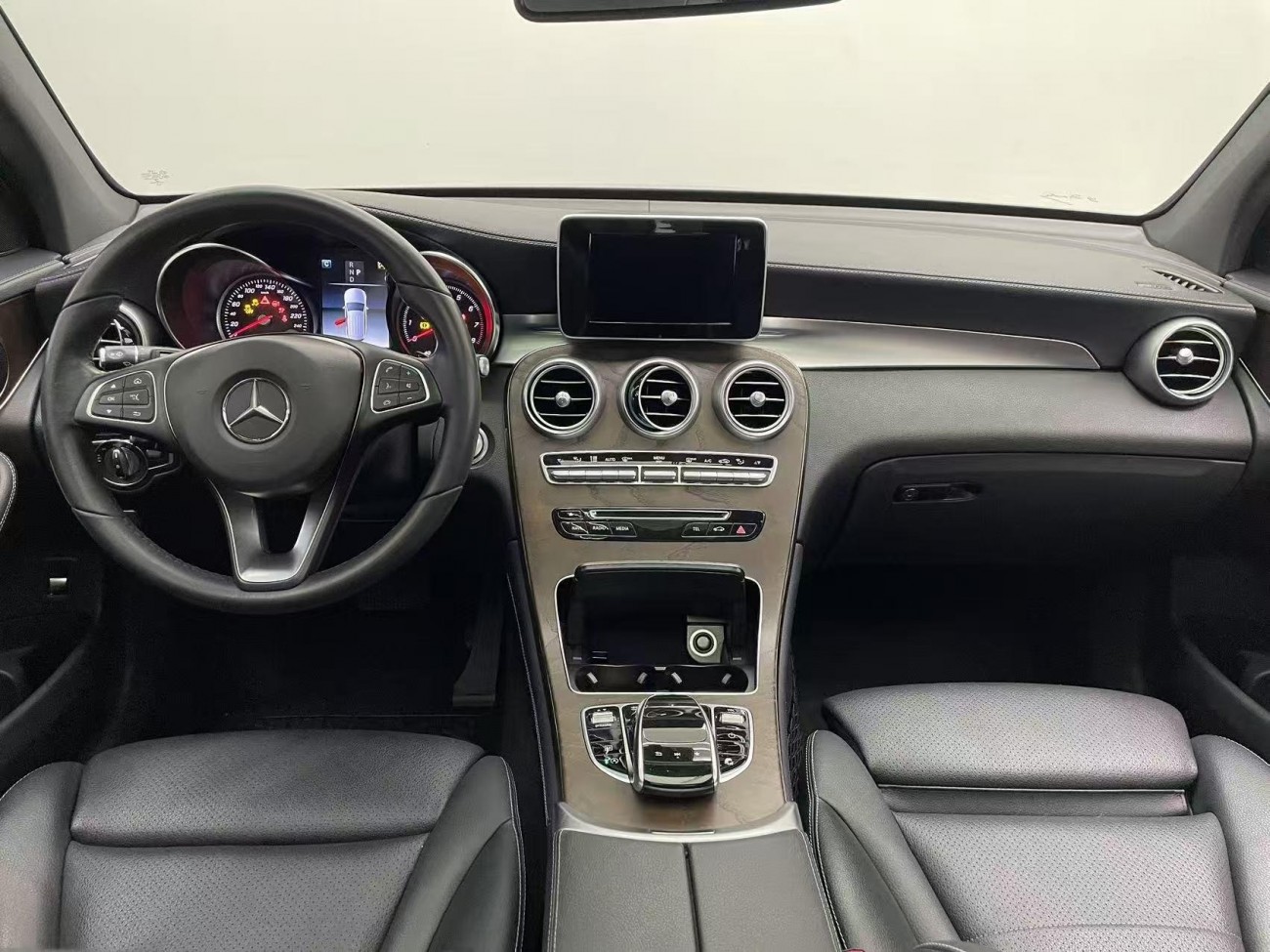 Mercedes-Benz GLC 300 4MATIC 2018