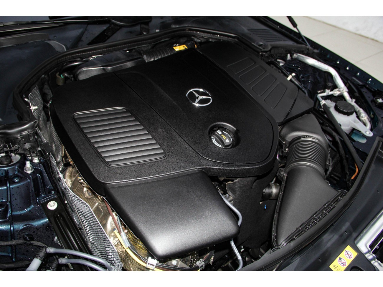 Mercedes-Benz C 260 L 2025