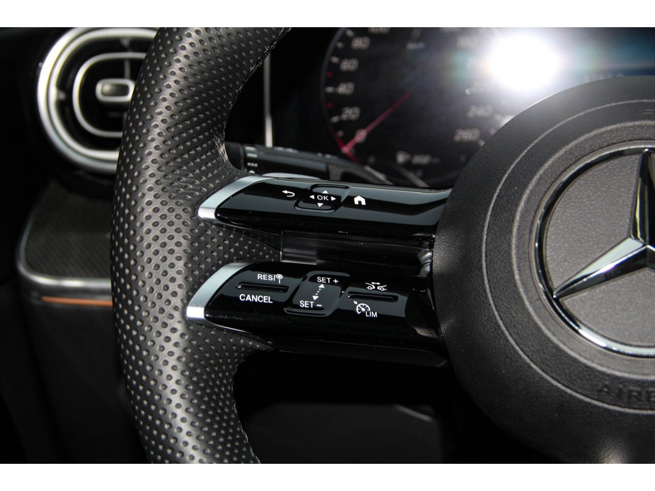 Mercedes-Benz C 260 L 2025