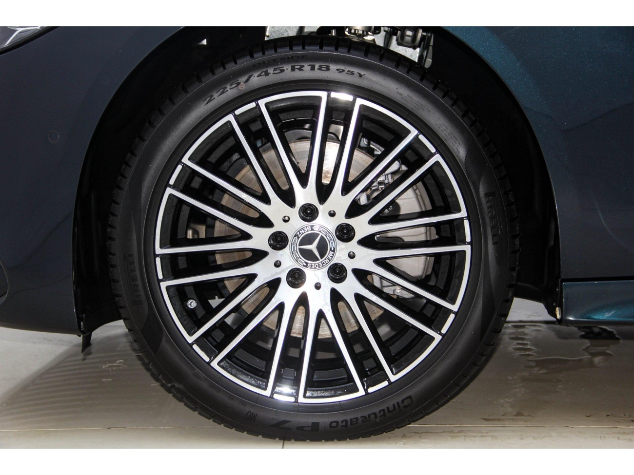 Mercedes-Benz C 260 L 2025