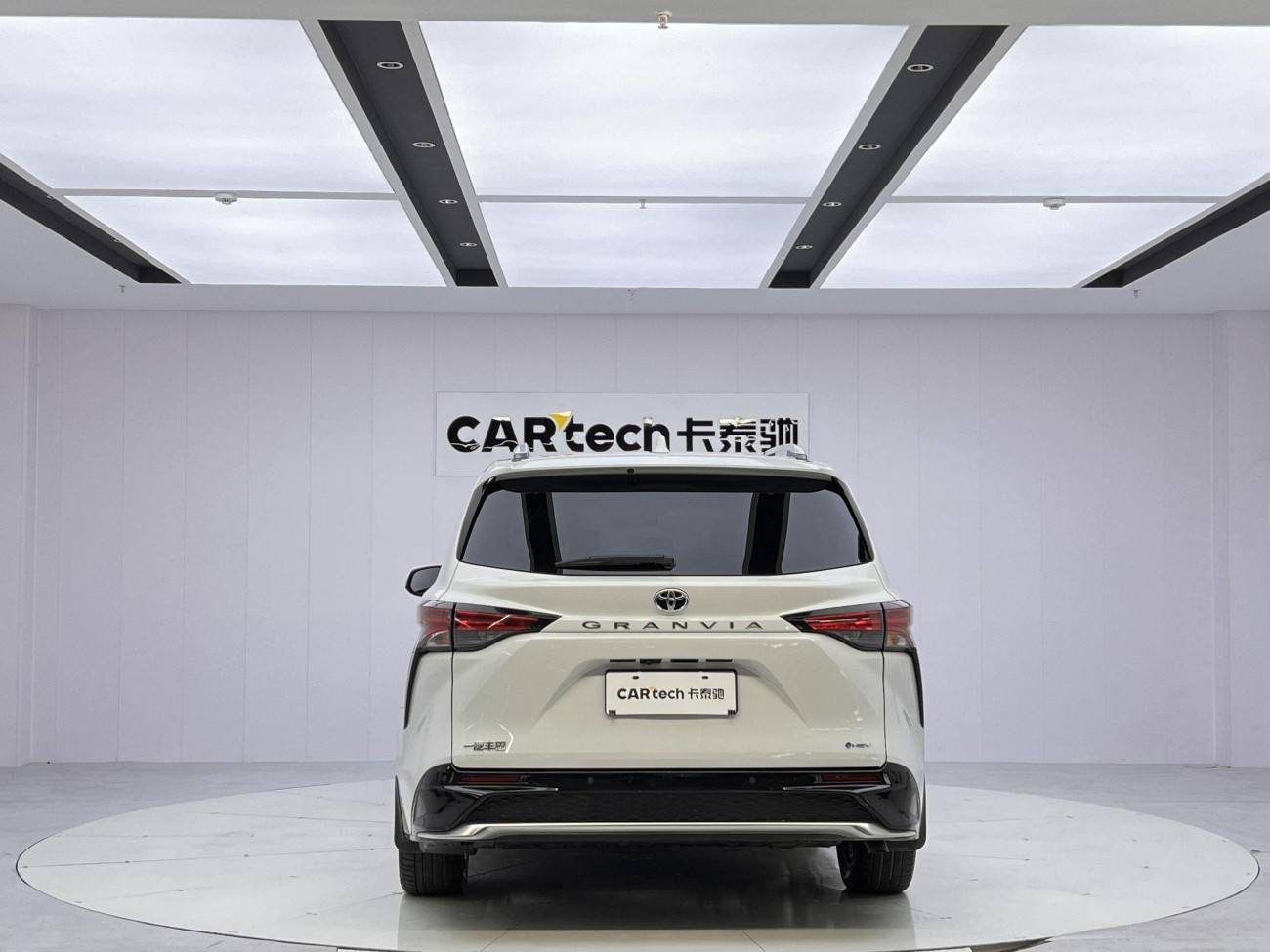 Toyota Granvia 2024